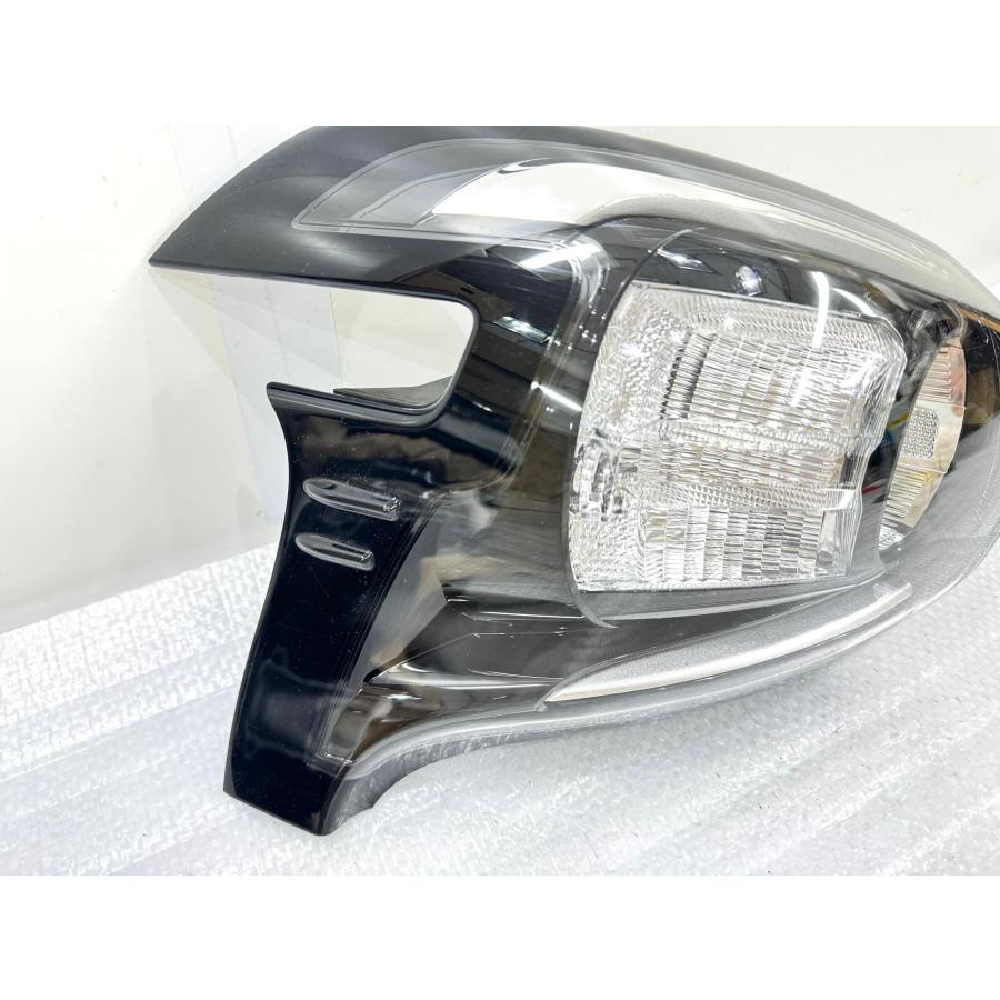 良品】シエンタ NHP170/NSP170 後期 純正テールライト 左 KOITO 52-318