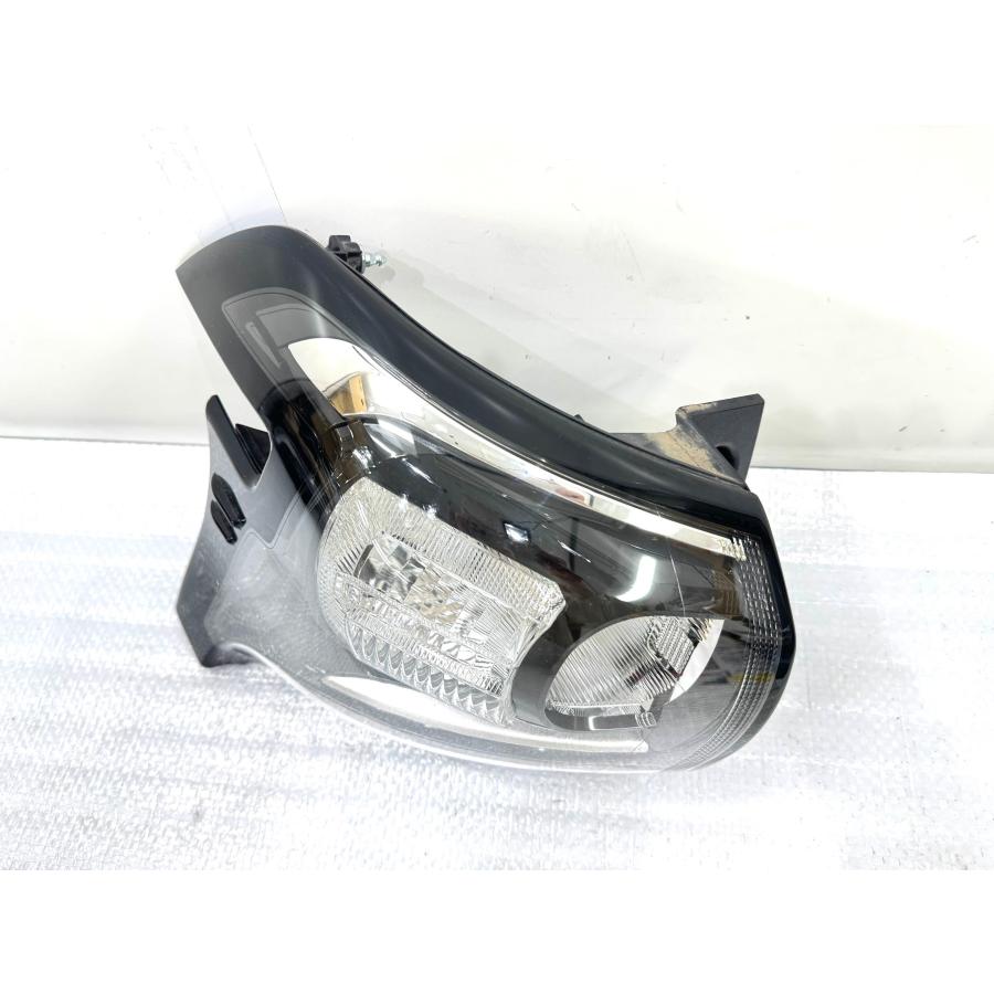 良品】シエンタ NHP170/NSP170 後期 純正テールライト 左 KOITO 52-318