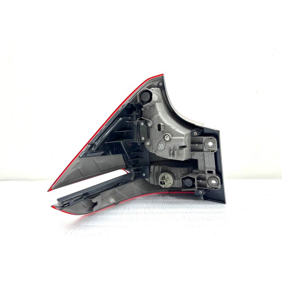 ホンダ フリード GB5/6 純正 右 テールライト KOITO220-62201 刻印J0