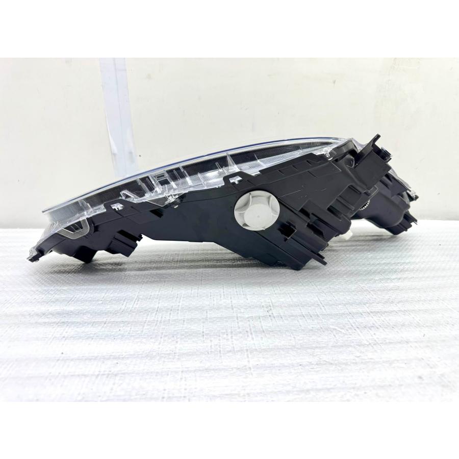 トヨタ アクア MXPK11 前期 純正 左 LED ヘッドライト KOITO52-336