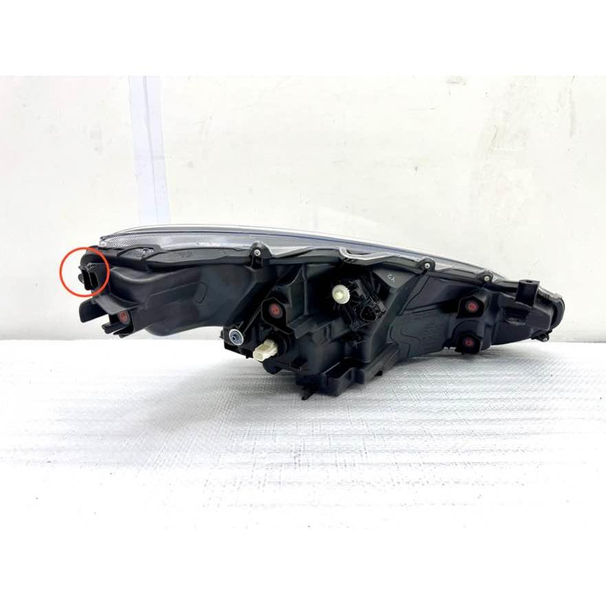 トヨタ アクア MXPK11 前期 純正 左 LED ヘッドライト KOITO52-336