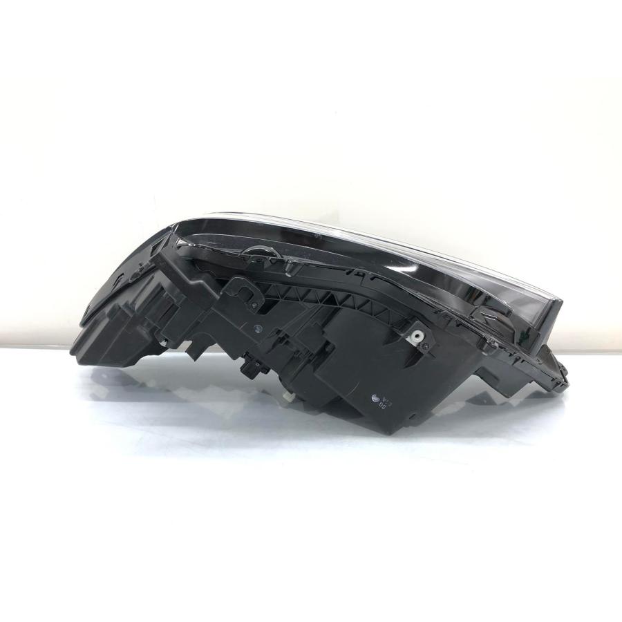 ホンダ ヴェゼル RV5 後期 純正 ヘッドランプ 右 LED STANLEY W7719