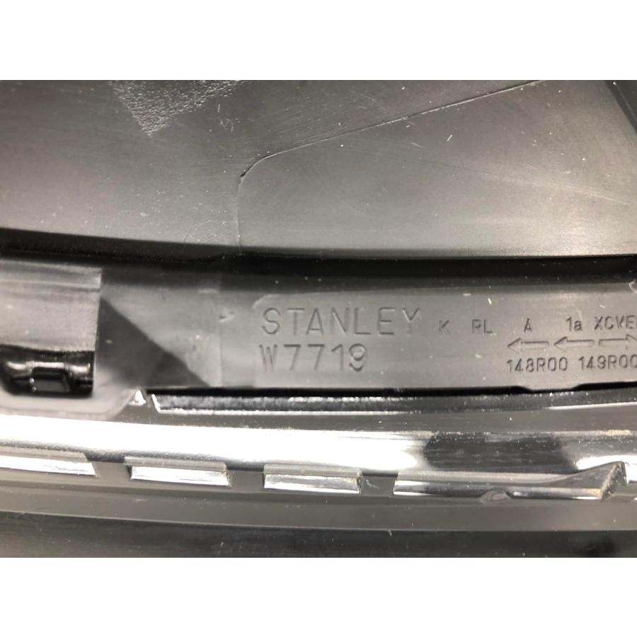 ホンダ ヴェゼル RV5 後期 純正 ヘッドランプ 右 LED STANLEY W7719