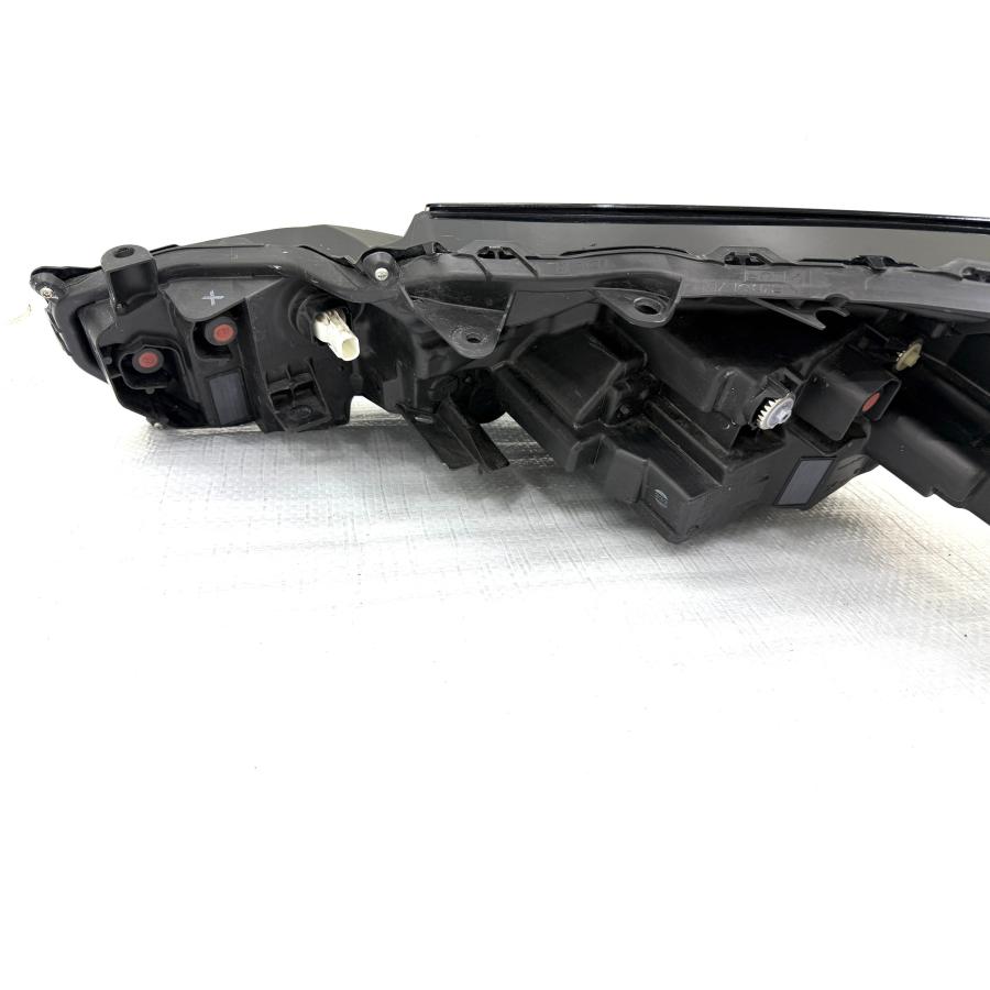 良品】プリウス60 ZVW60/MXHW60 純正LEDヘッドライト 右 KOITO 47-123