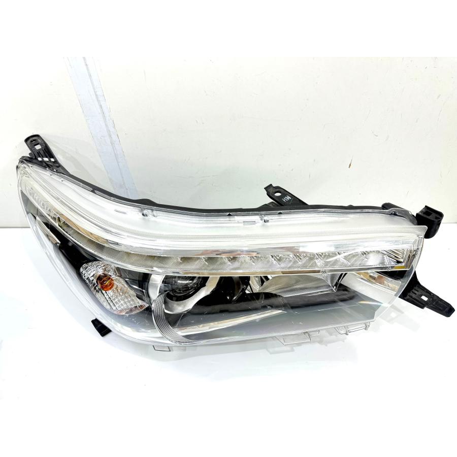 レンズ綺麗】ハイラックスス GUN125 前期 純正LEDヘッドライト 右