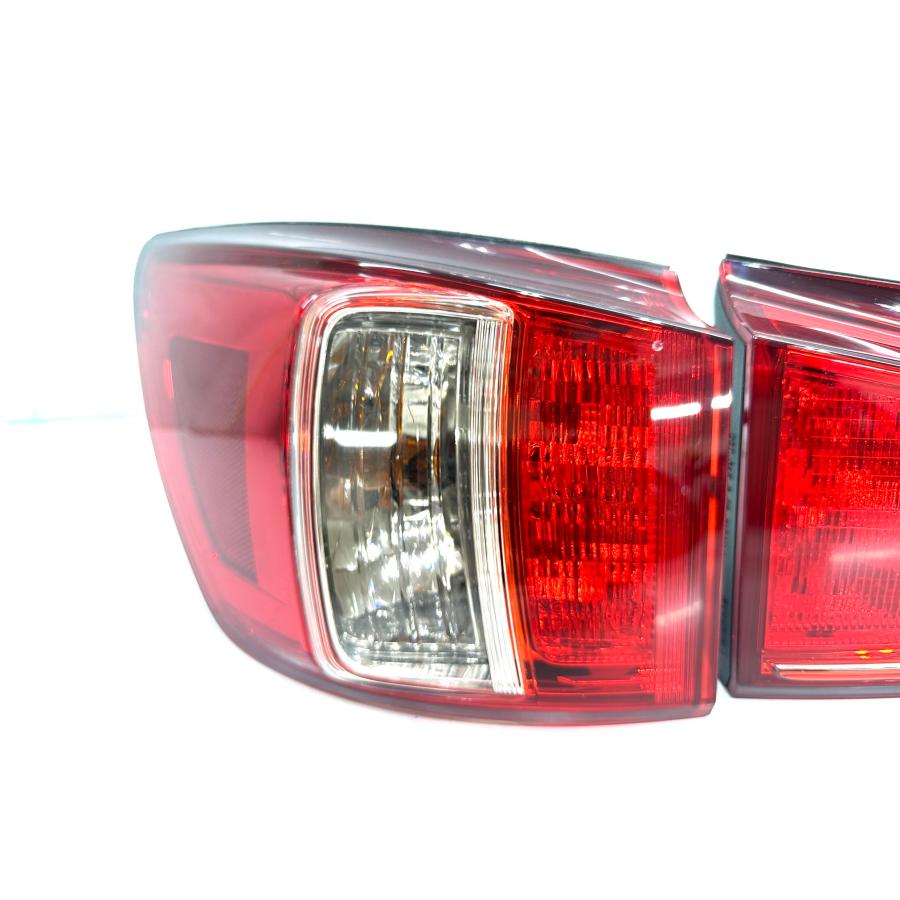 ☆良品☆ レクサス IS GSE20 後期 純正 左右 テールライト 1台分