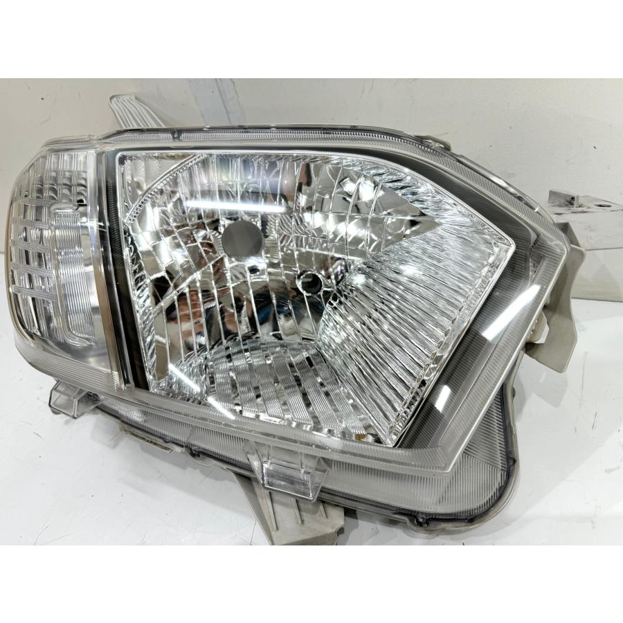良品】プロボックス/サクシード NCP160/NHP160 純正ハロゲンヘッド