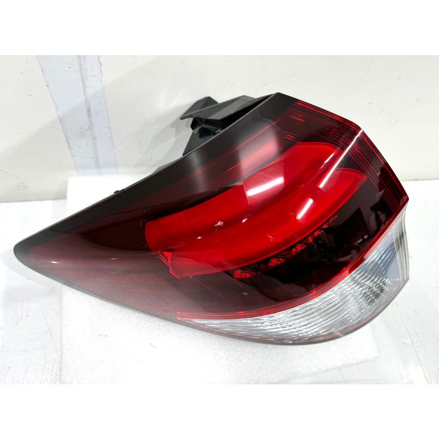 良品】ヴェゼル ハイブリッド RU3 純正テールライト 左 KOITO 220