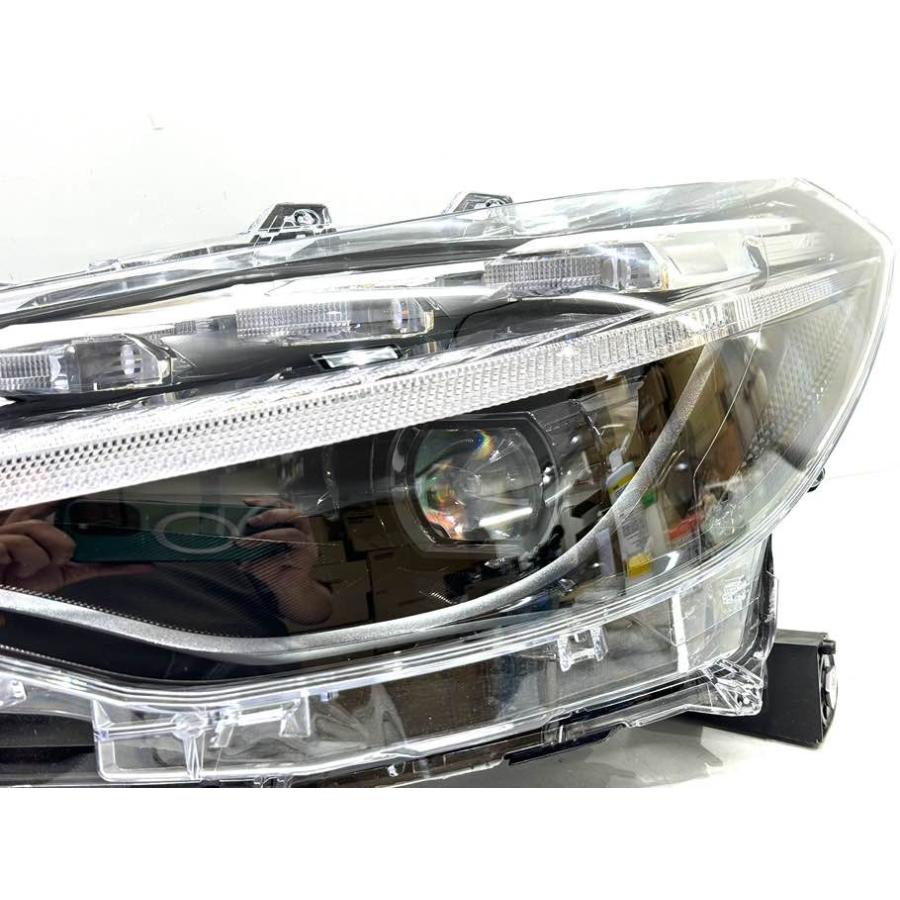 ☆レンズ綺麗☆ トヨタ カローラクロス ZSG10 ZVG10/15 純正 左 LED