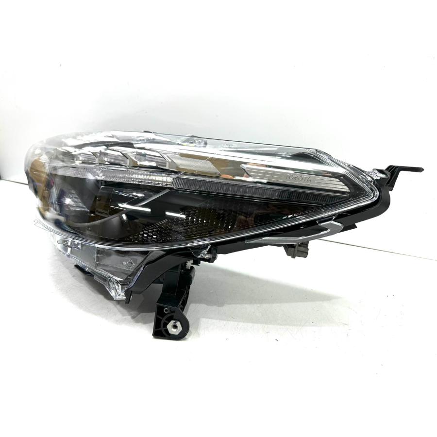 ☆レンズ綺麗☆ トヨタ カローラクロス ZSG10 ZVG10/15 純正 左 LED