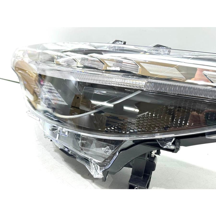 ☆レンズ綺麗☆ トヨタ カローラクロス ZSG10 ZVG10/15 純正 左 LED