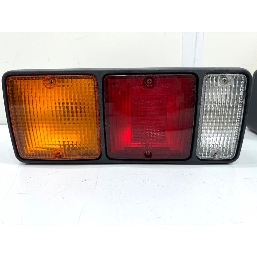 三菱ふそう ファイター FK64 純正テールライト左右 24V Mk580875