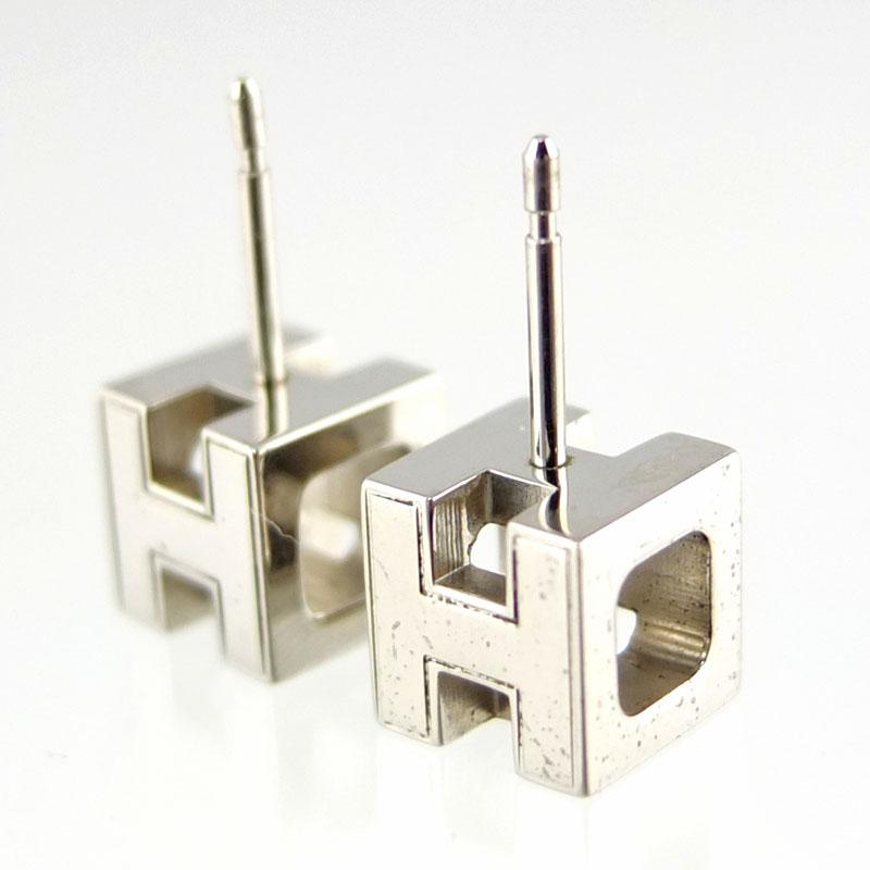 エルメス HERMES カージュ ド アッシュ Hキューブ ピアス アイボリー系