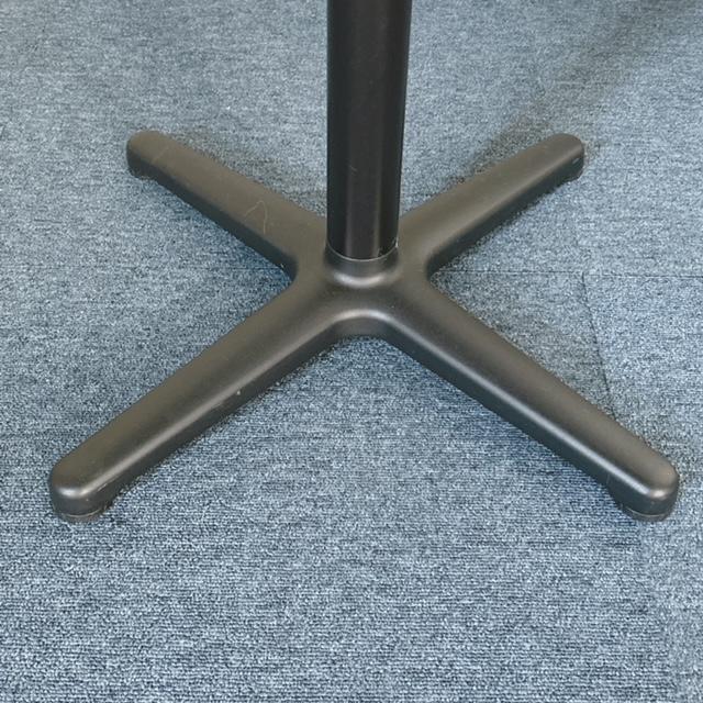 【中古】パブリック株式会社 業務用家具 丸型テーブル 円形テーブル 飲食店 食堂 喫茶店 木目調テーブル φ600×H700(mm) 《在庫数 4》 |  | 04