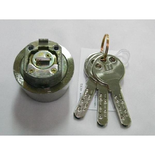 ウェストディンプルLZ2取替用シリンダー 916-LZ18-SS シルバー色 裏の