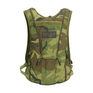未使用品　CAMELBAK ハイドレーションパック 迷彩柄 米軍放出品 ハイドレーションキャリア CAMELBAK製 ウッドランド迷彩