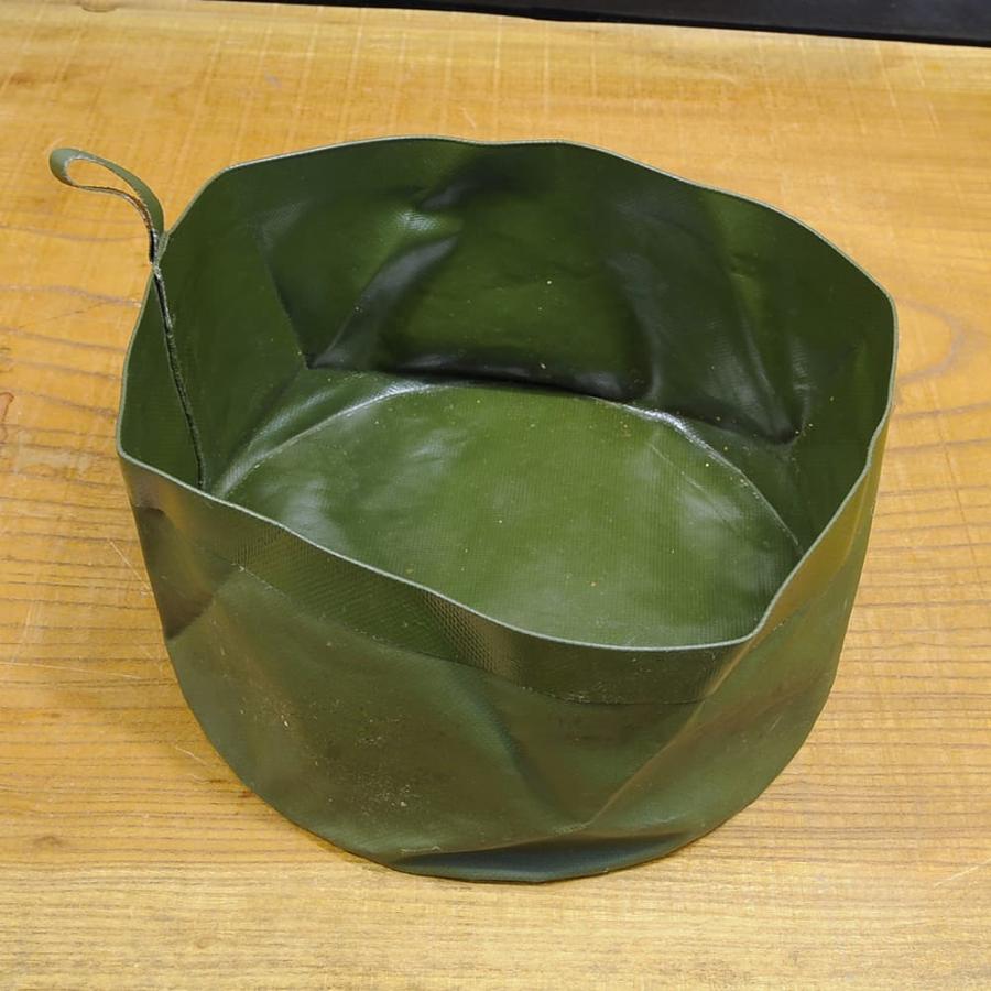 ドイツ軍放出品 折りたたみ式バケツ 防水 [小] ミリタリーグッズ アウトドア用品 洗面器 桶 便利グッズ