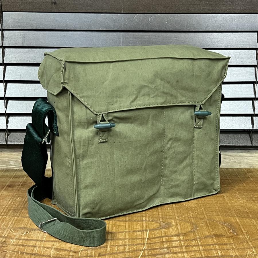 ブルガリア軍 バックパック ② ブルガリア軍放出品 ガスマスクバッグ 帆布 ODグリーン [ 可