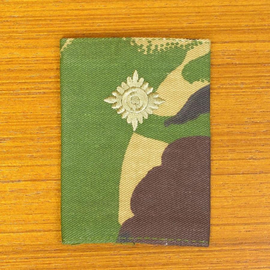 イギリス軍放出品 階級章 中尉 肩章ループ DPM迷彩 : ミリタリー