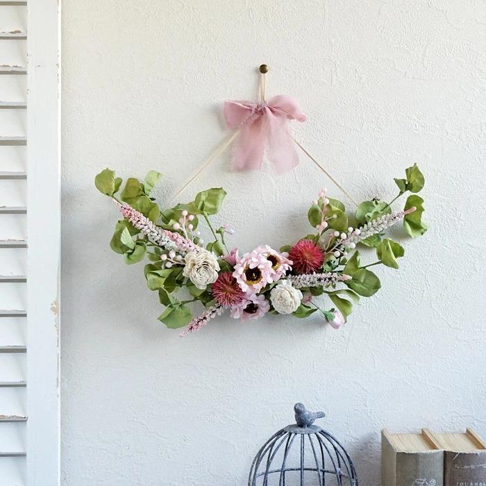 造花 ピンクフラワーの三日月リース アーティフィシャルフラワー アレンジメント 逆さ 吊るす スワッグ 装飾 インテリア かわいい 上品 お洒落 壁掛け 壁飾り Pinkflower リポーズジョイ 通販 Yahoo ショッピング