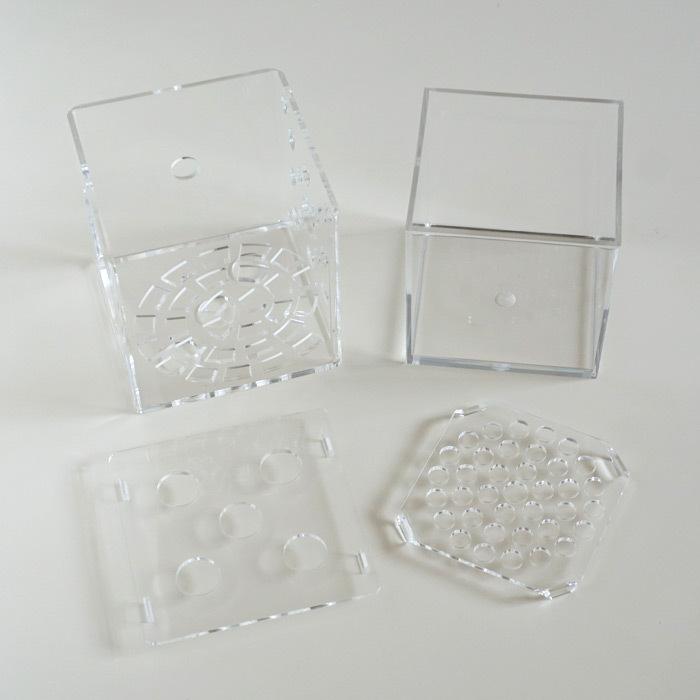 フラワーベース ダイス クリア 透明 1個 花瓶 プラスチック アクリル シンプル 四角 花瓶 おしゃれ 在庫処分 北海道 沖縄へは別途送料550円 Yc Om210 リポーズジョイ 通販 Yahoo ショッピング