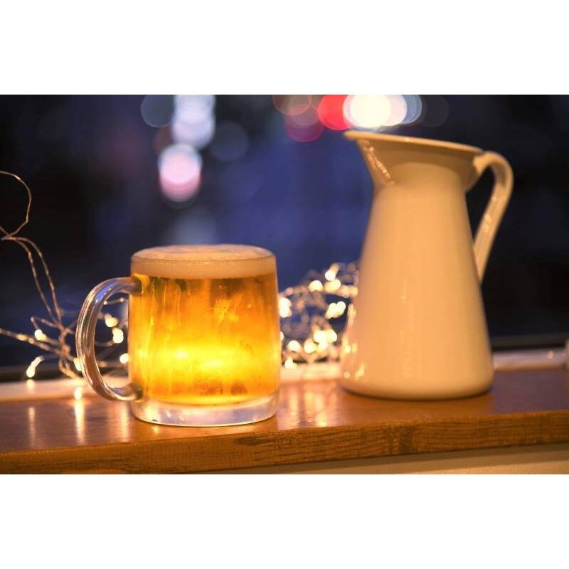 ボヘミアガラス　ビールを持つ主人 ビールジョッキーを持つ人形 ボヘミアガラス ビールを持つ主人 ビールジョッキーを持つ人形