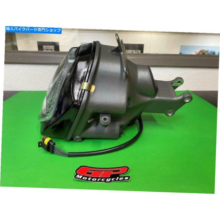 【中古品 】 ヘッドライト MV Agusta F4 1999-2008在庫OEヘッドライト MV Agusta F4 1999-2008 Stock OE Headlight 【XU3223683836】(116186円)