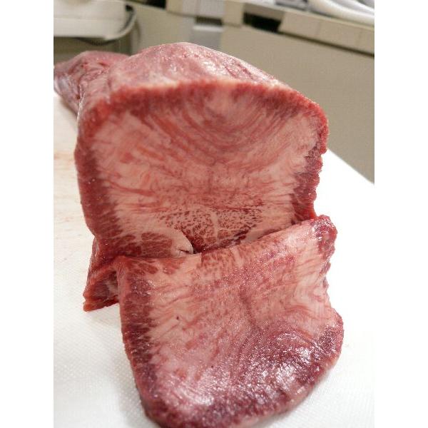 牛タン 肉 BBQ 鹿児島黒牛 A5 最高ランク 黒毛和牛 極上とろ タン 100g 秘伝塩こしょう付き ギフト ホルモン【特タン100】 | 鹿児島黒牛 | 02
