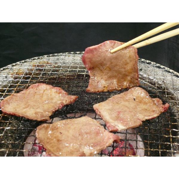 牛タン 肉 BBQ 鹿児島黒牛 A5 最高ランク 黒毛和牛 極上とろ タン 100g 秘伝塩こしょう付き ギフト ホルモン【特タン100】 | 鹿児島黒牛 | 03