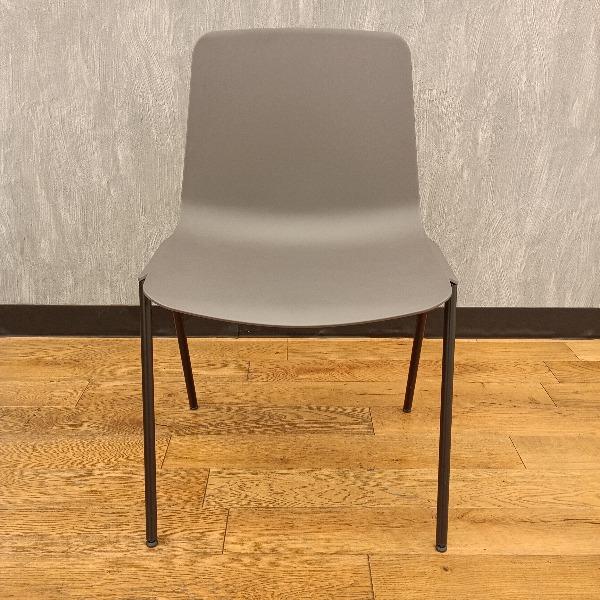 OKAMURA オカムラ ミーティングチェア concept wiesner hager グレー 会議用チェア ミーティングチェア スタッキングの画像