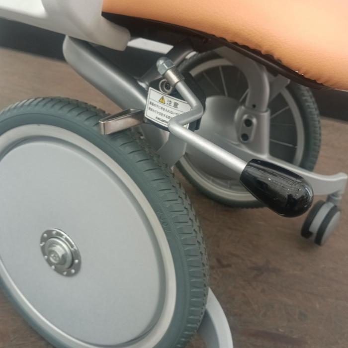 オカムラ ウェルツセルフ オフィスチェア 肘あり 車いす 未販売モデル