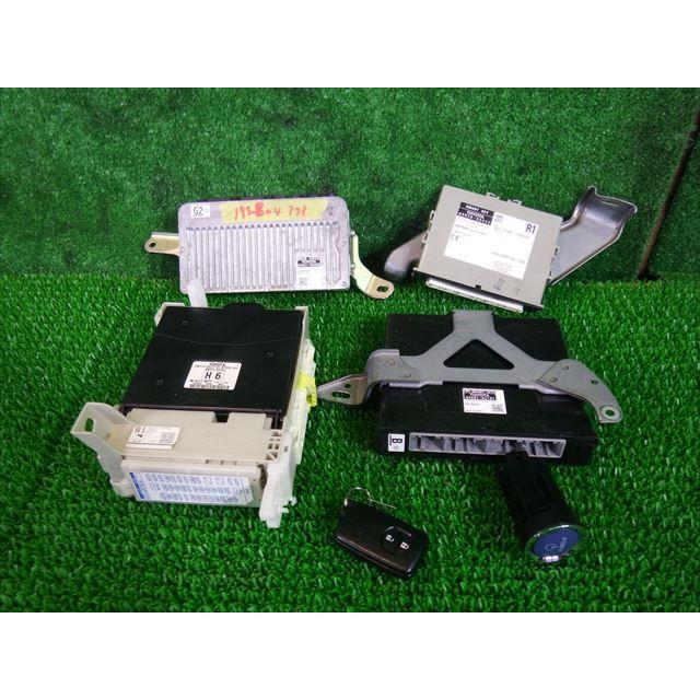 アクア DAA-NHP10 コンピューターセット 89661-52U90 1930304