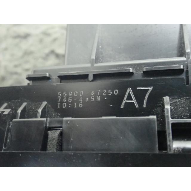 プリウス DAA-ZVW55 エアコンスイッチパネル 6W7 55900-47250 : RETEX 