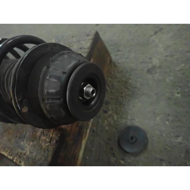 ヴィッツ DBA-NSP135 右フロントストラットASSY 070  48510-52N30の画像