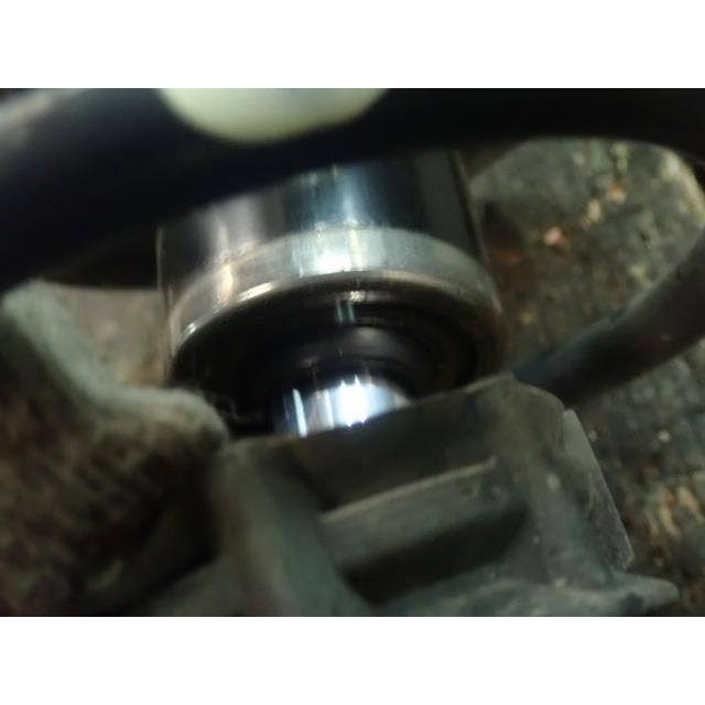 ヴィッツ DBA-NSP135 右フロントストラットASSY 070  48510-52N30の画像