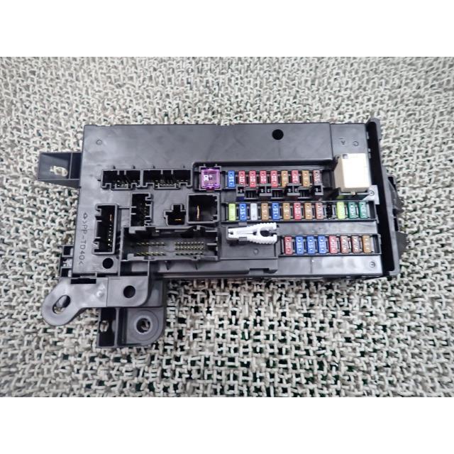 ムーヴ ムーヴキャンバス 5BA-LA800S ヒューズボックス S42 82600