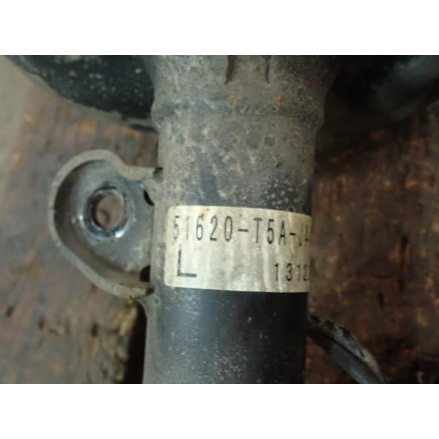 フィット DAA-GP5 左フロントストラットASSY NH624P  51621-T5A-J23の画像