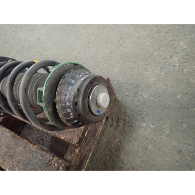 フィット DAA-GP5 左フロントストラットASSY NH624P  51621-T5A-J23の画像
