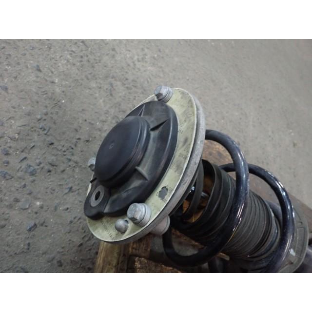 BMW ミニ DBA-XM20 右フロントストラットASSY B70  37106854788の画像