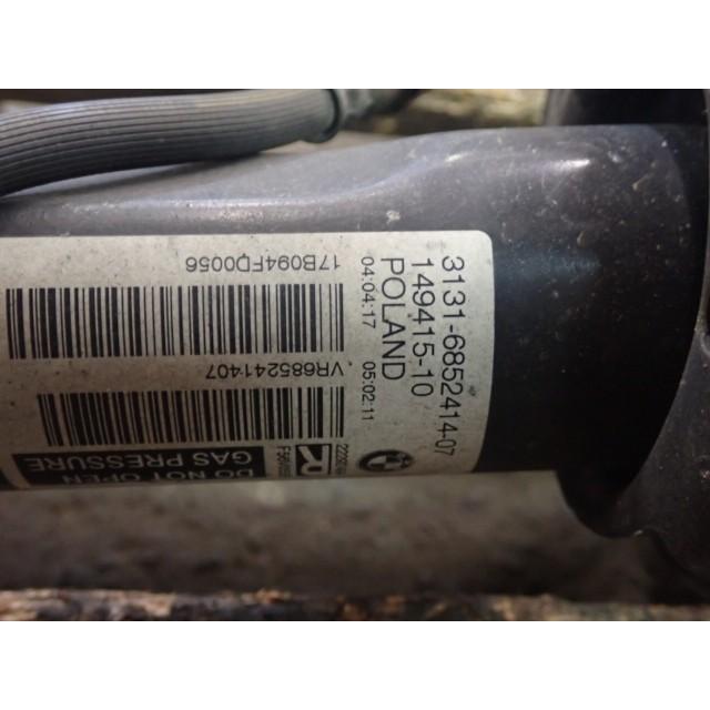 BMW ミニ DBA-XM20 右フロントストラットASSY B83  31316852414の画像