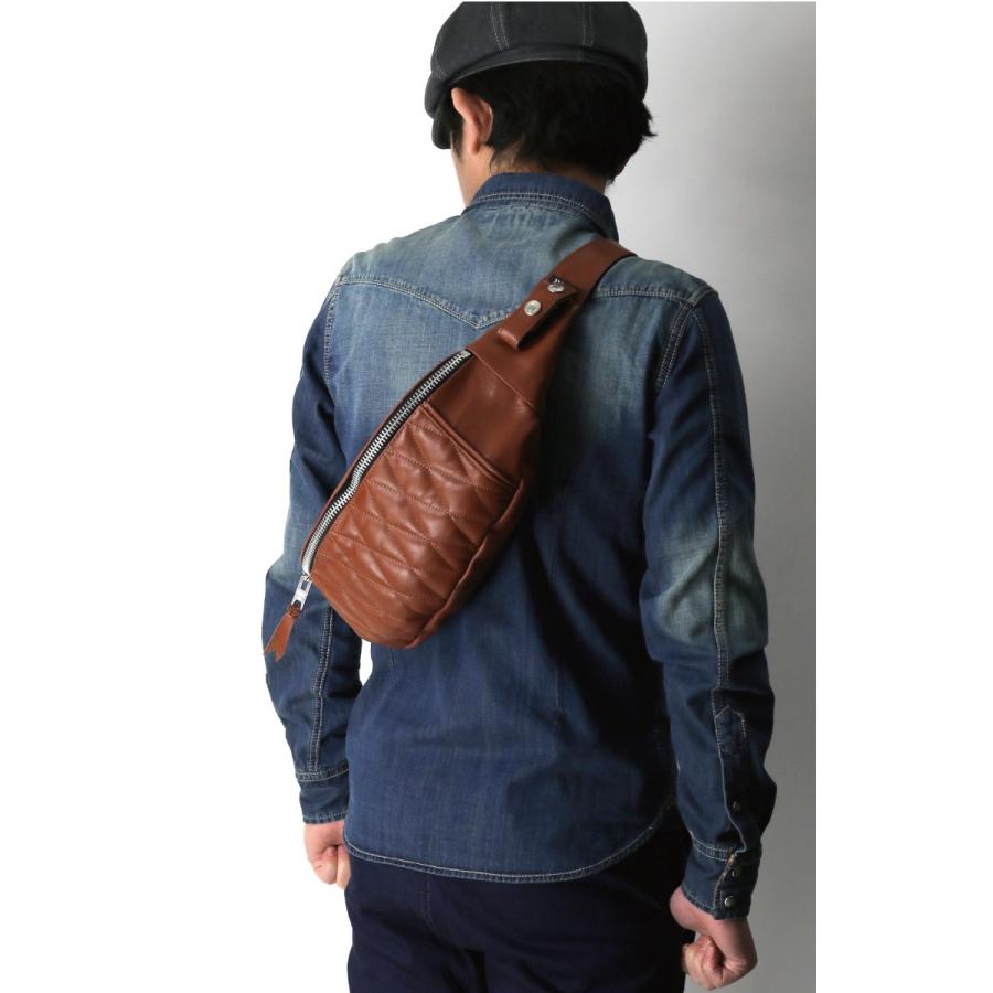 Schott N.Y.C (ショット) パデット レザー バナナ ボディバッグ Schott N.Y.C (ショット) パデット レザー バナナ ボディバッグ