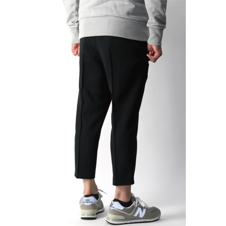 FRED PERRY (フレッドペリー) クロップド トラック パンツ