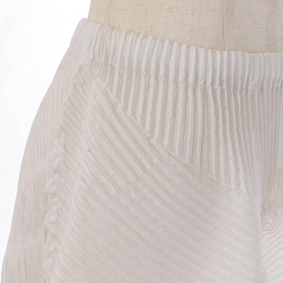 ISSEY MIYAKE 【イッセイミヤケ】Issey miyake 19年 3D Steam Stretch 