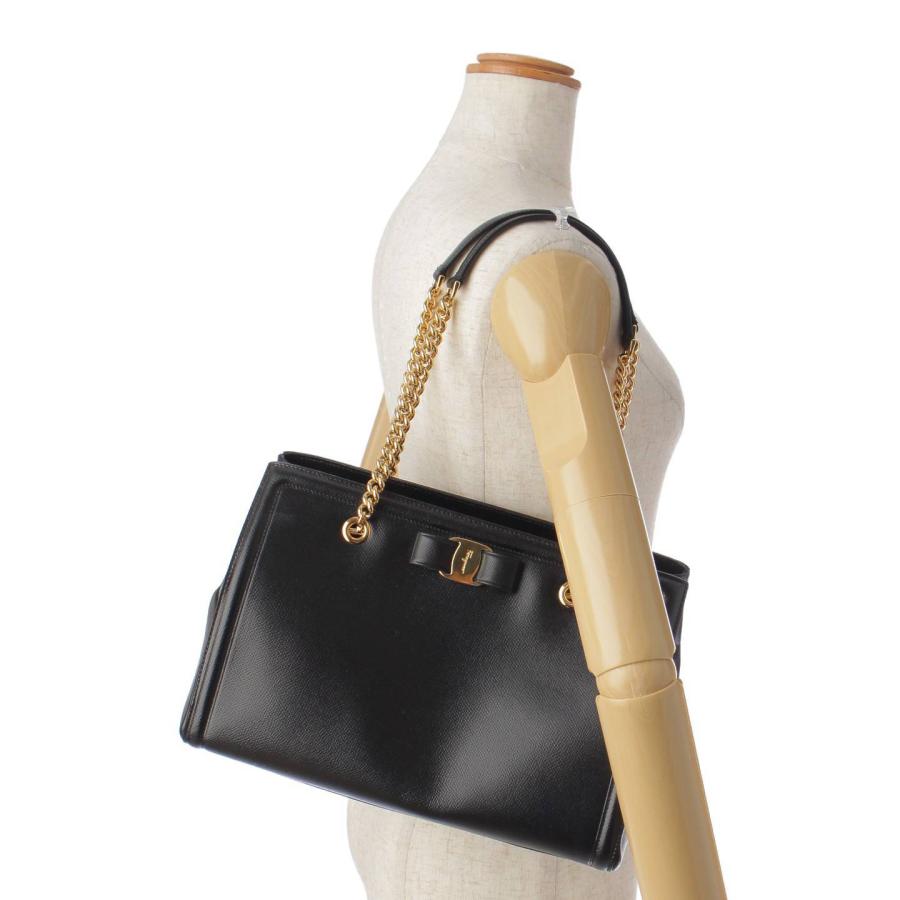 FERRAGAMO 【サルバトーレフェラガモ】Salvatore Ferragamo ヴァラ 