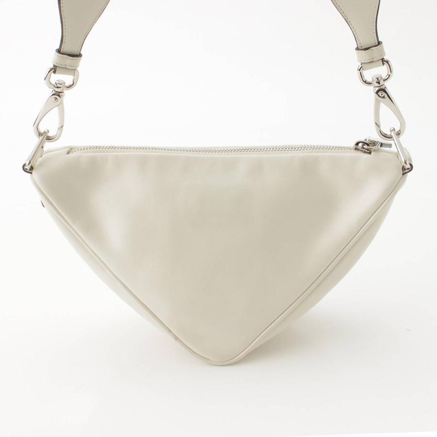 PRADA 【プラダ】Prada ロゴエンボス トライアングル レザー PRADA 【プラダ】Prada ロゴエンボス トライアングル レザー