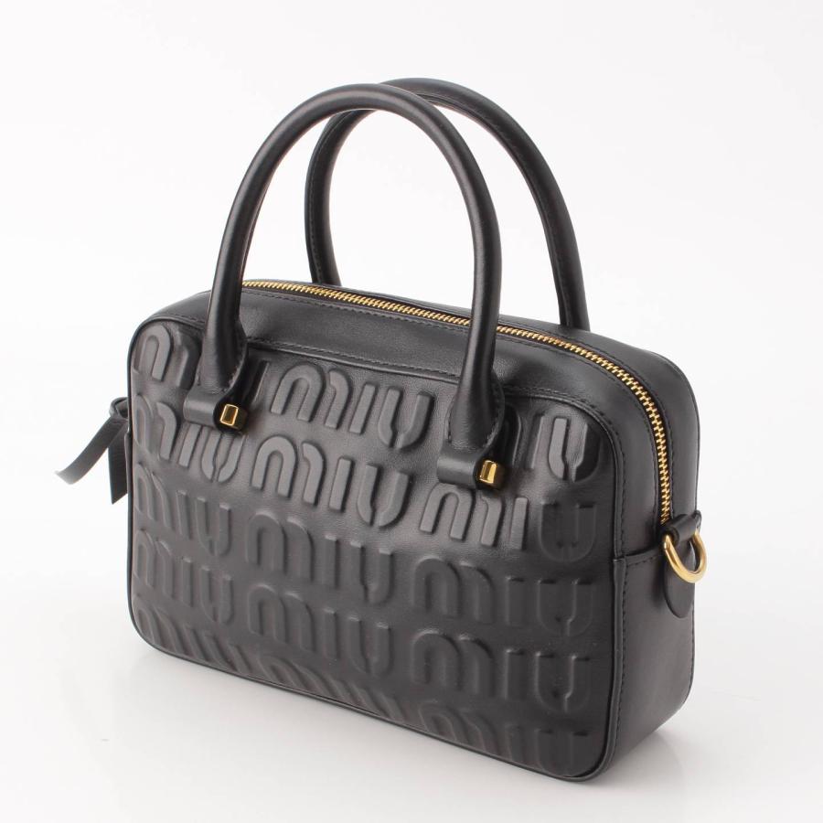miu 【ミュウミュウ】Miu Miu ロゴ エンボス ポーチ付き レザー miu 【ミュウミュウ】Miu Miu ロゴ エンボス ポーチ付き レザー