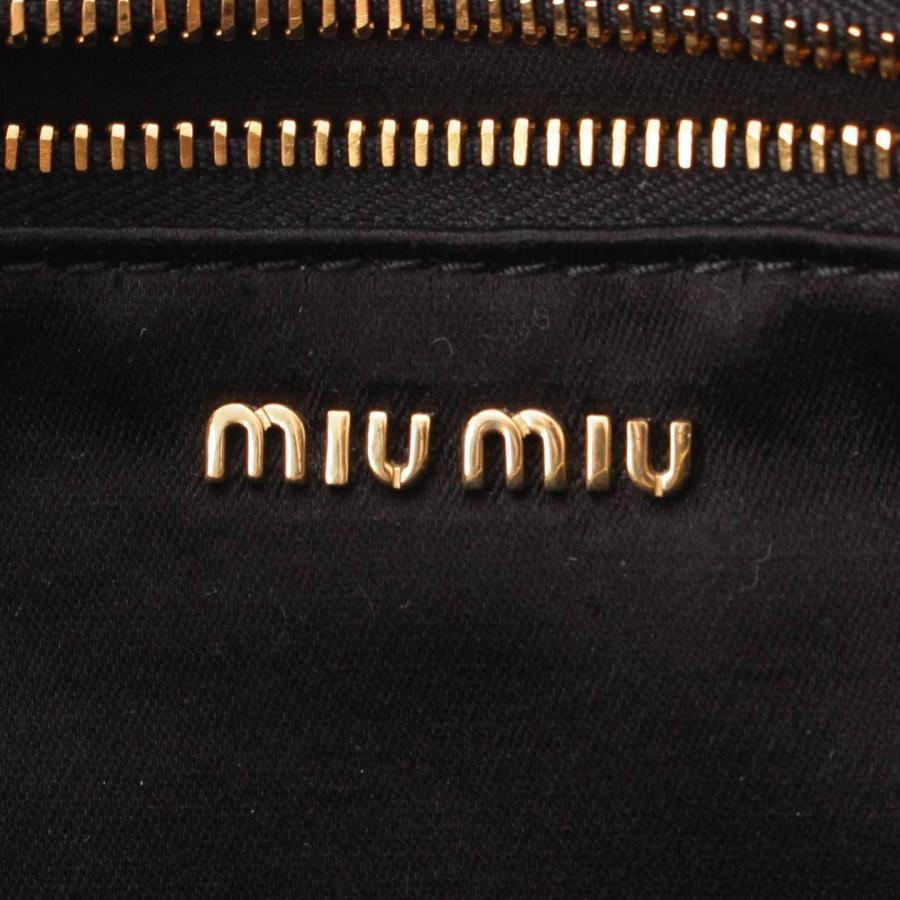 miu 【ミュウミュウ】Miu Miu ロゴ エンボス ポーチ付き レザー miu 【ミュウミュウ】Miu Miu ロゴ エンボス ポーチ付き レザー