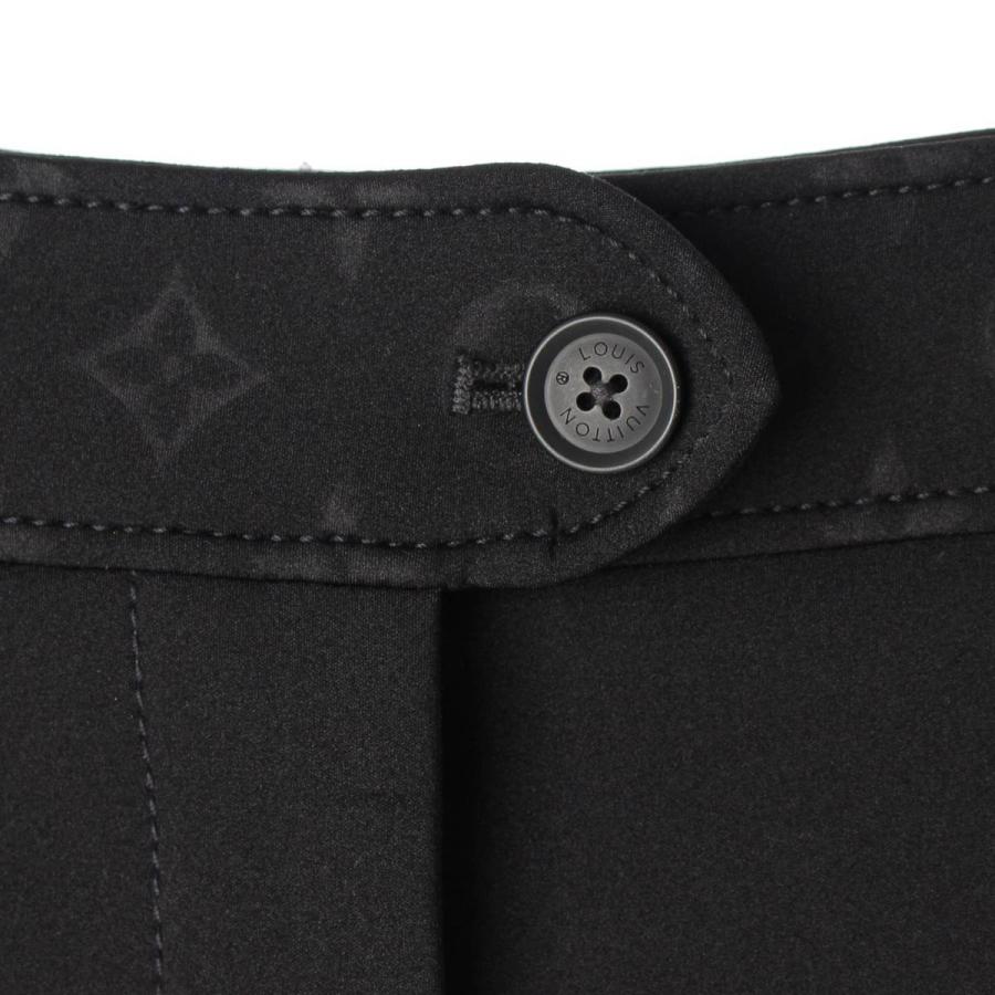 LOUIS VUITTON ルイヴィトン エンボスモノグラム ジョギング カーゴ 