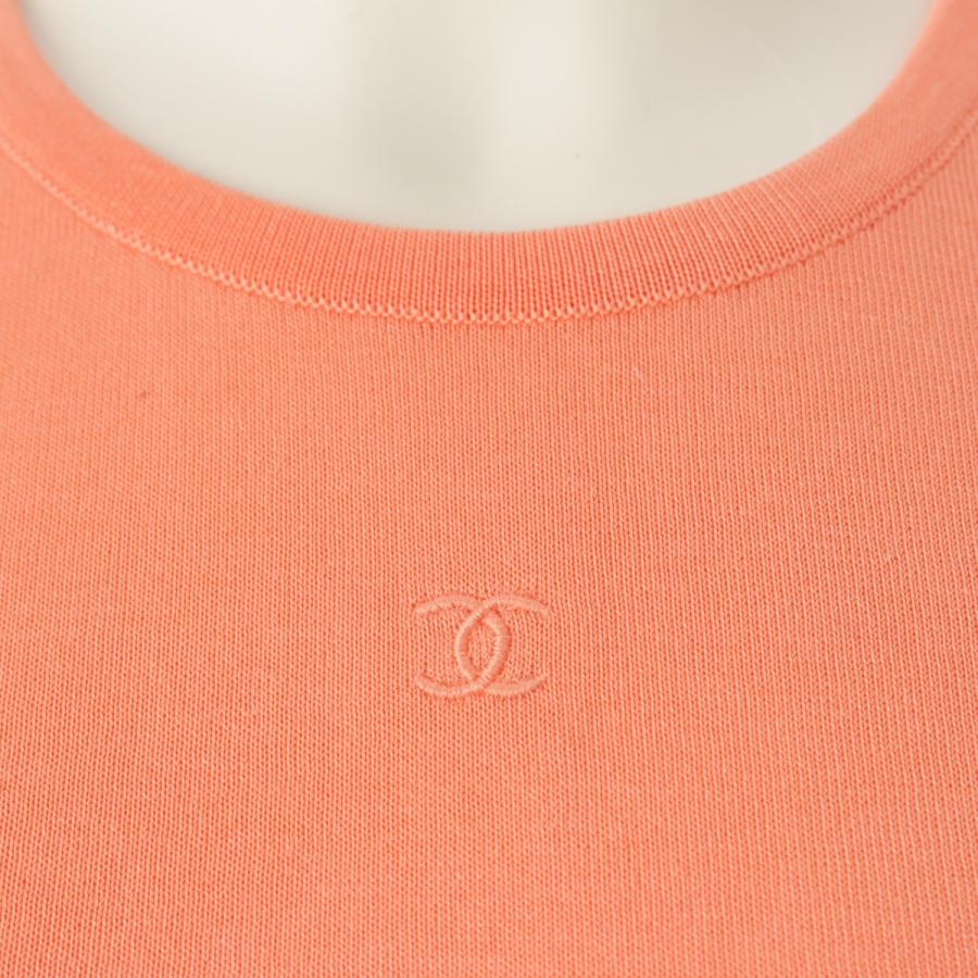 CHANEL - シャネル 97P コットン ココマーク ワンポイント刺 ニット 半袖Ｔシャツ カットソー トップス P07156 サーモンオレンジ 42【中古】 CHANEL（シャネル） 97P コットン ココマーク ワンポイント刺 ニット