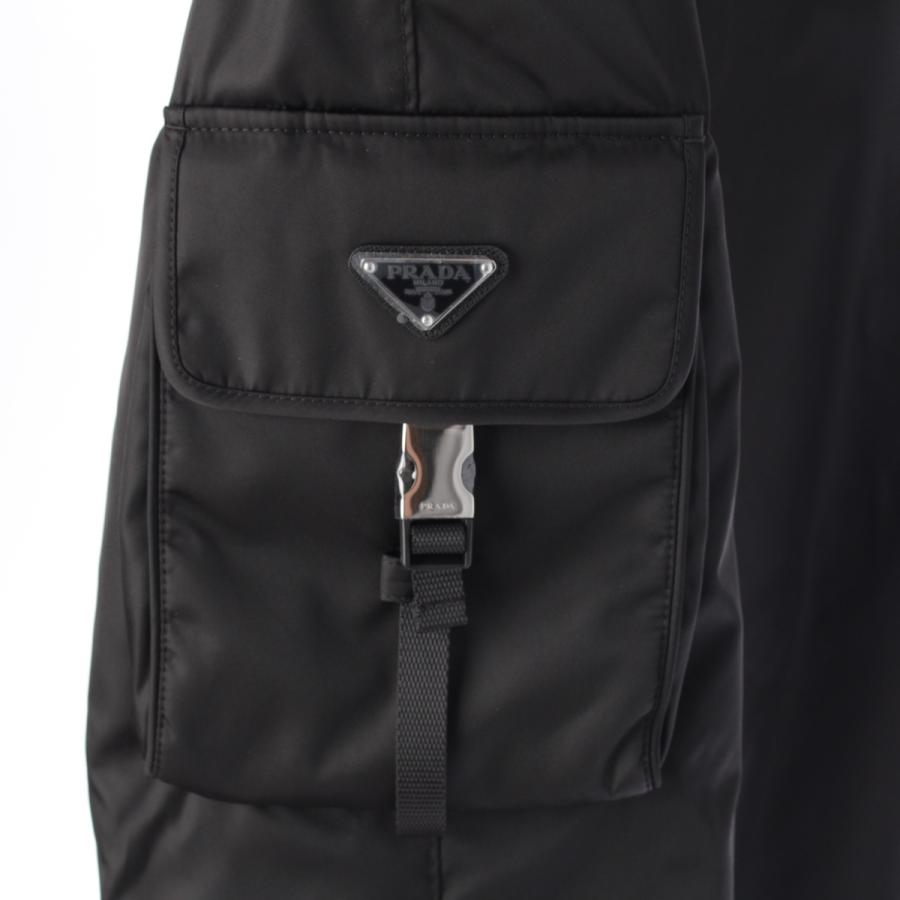 PRADA（プラダ） Re-Nylon リナイロン トライングルロゴ 三角プレート
